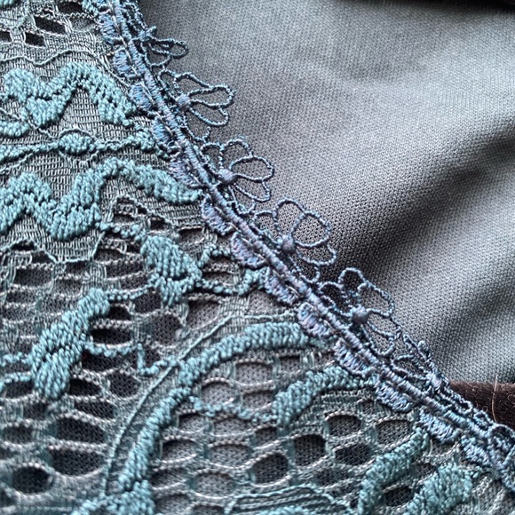 NWT Lovely Allure Dark Teal Lace Short Sleeve Maxi Dress - Picture 3 of 9